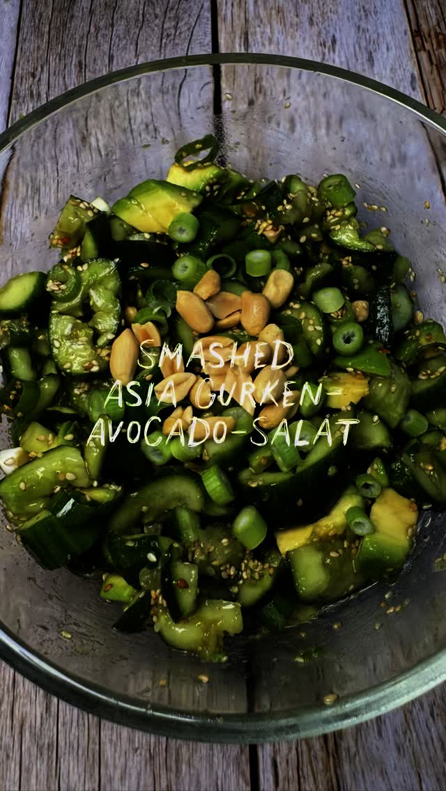 Smashed Asia Gurken-Avocado-Salat