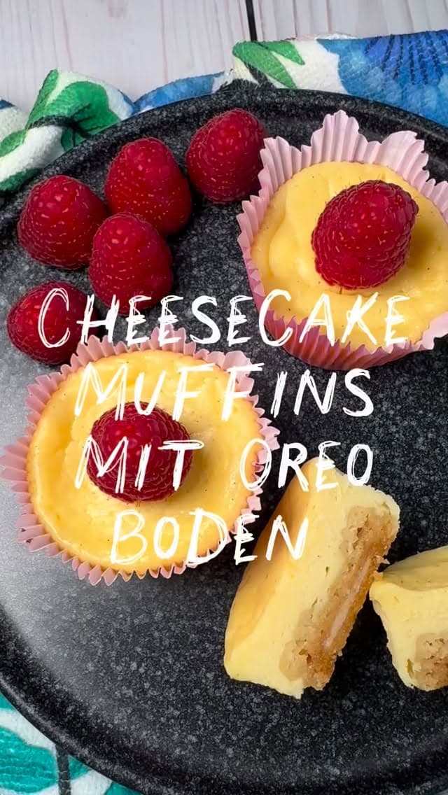 White Oreo Mini Cheesecakes