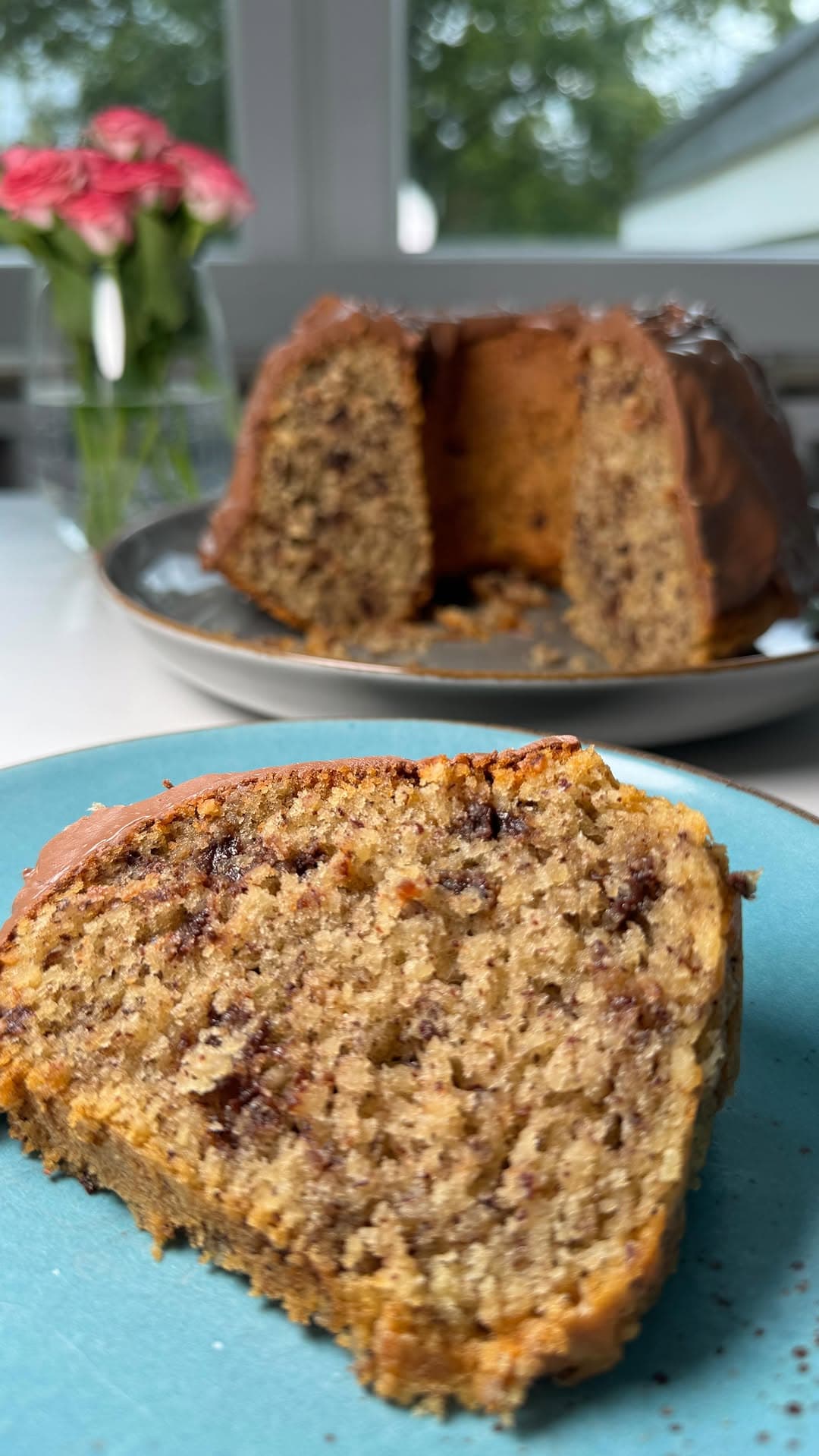 Super Saftiger Nusskuchen mit Schokotröpfchen