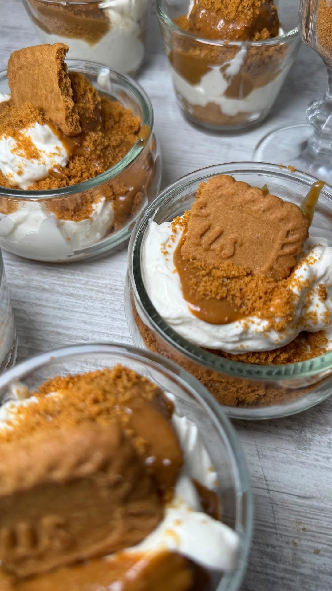 Lotus-Dessert im Glas