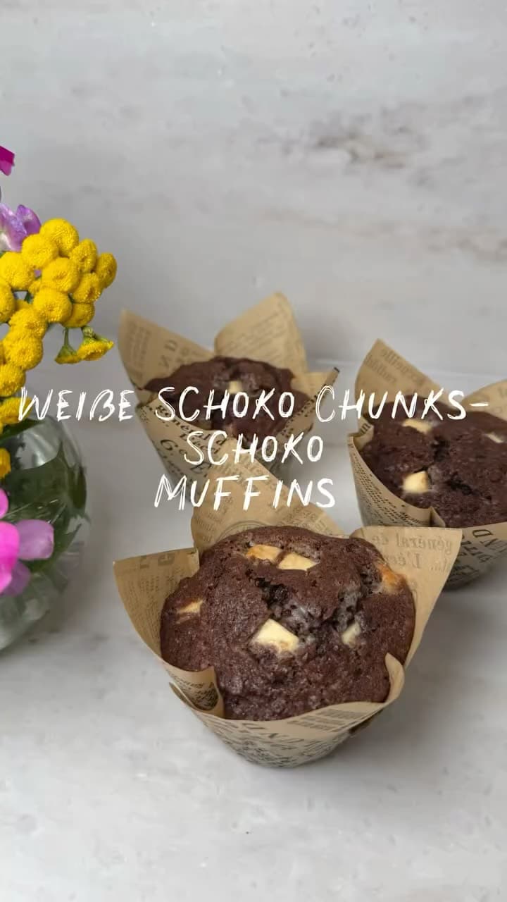 Weiße Schoko-Chunk-Schokomuffins
