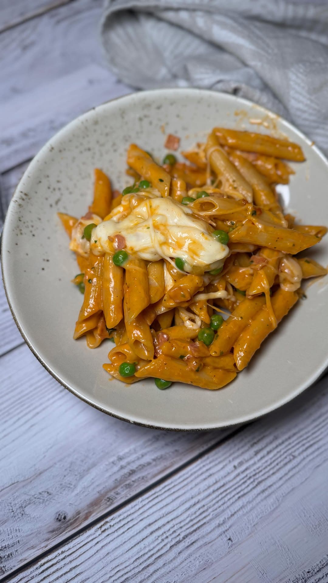 One Pot Mozzarella-Pasta