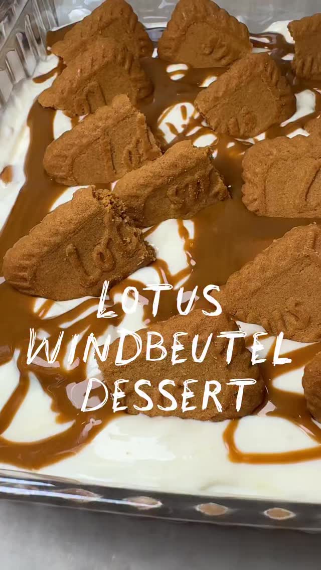 Lotus Windbeutel Dessert