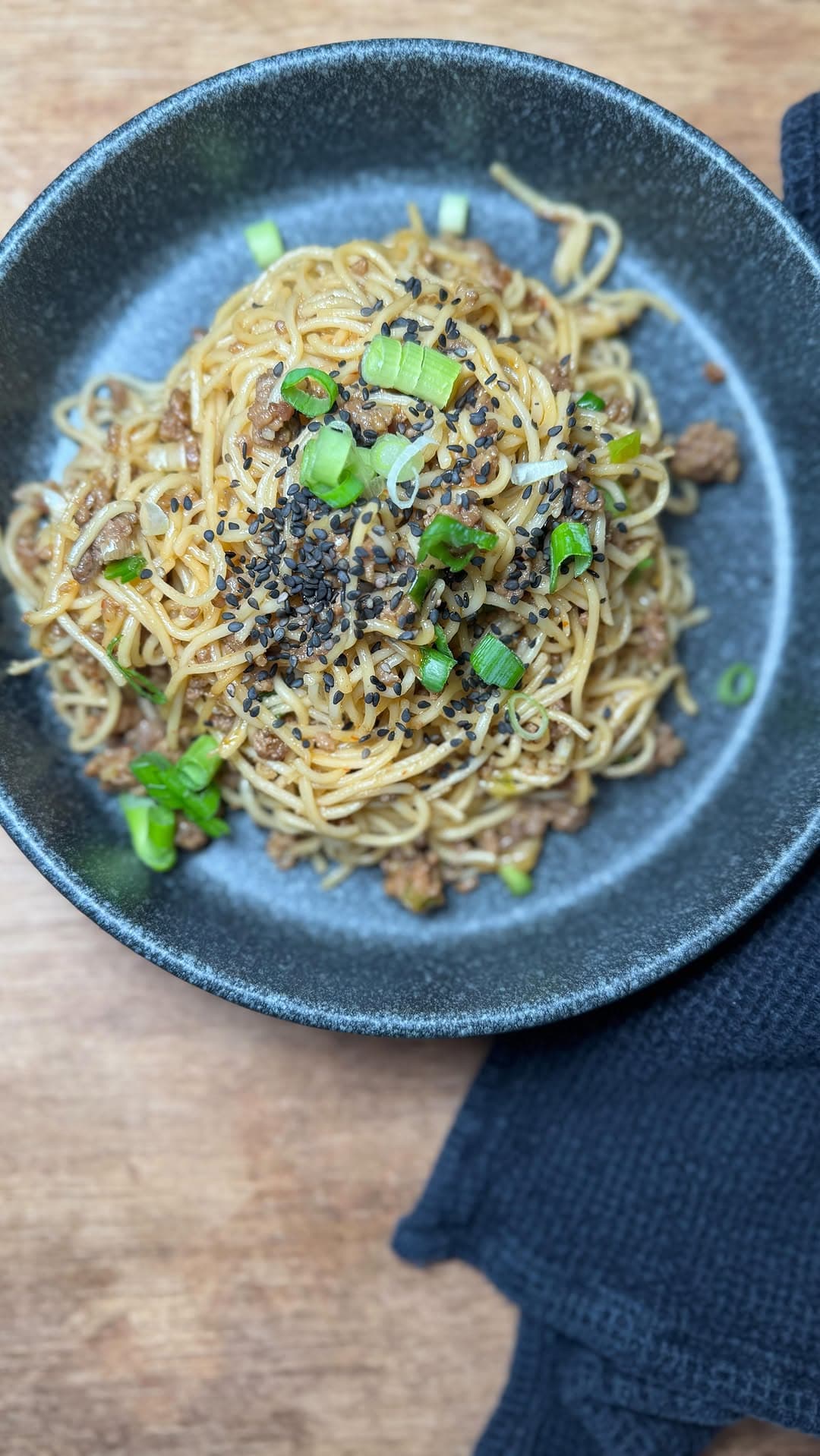 Mongolische Hackfleisch-Nudelpfanne