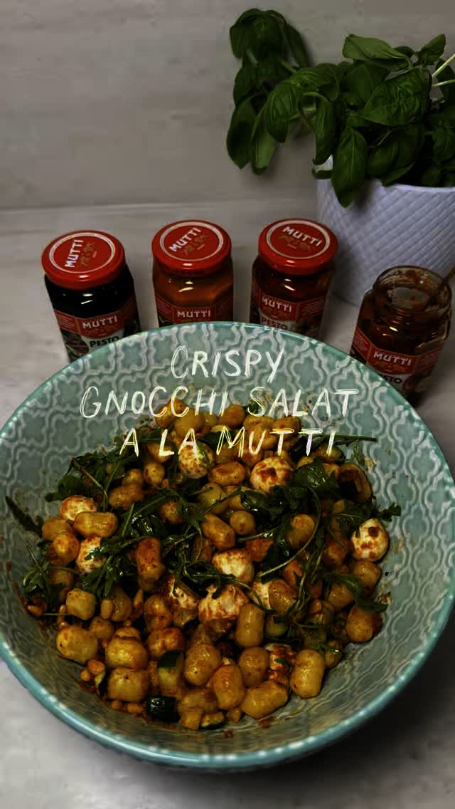 Crispy Gnocchi Salat à la Mutti