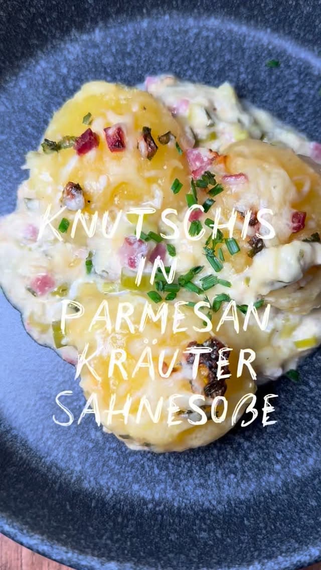 Knutschis in Parmesankräutersahnesoße