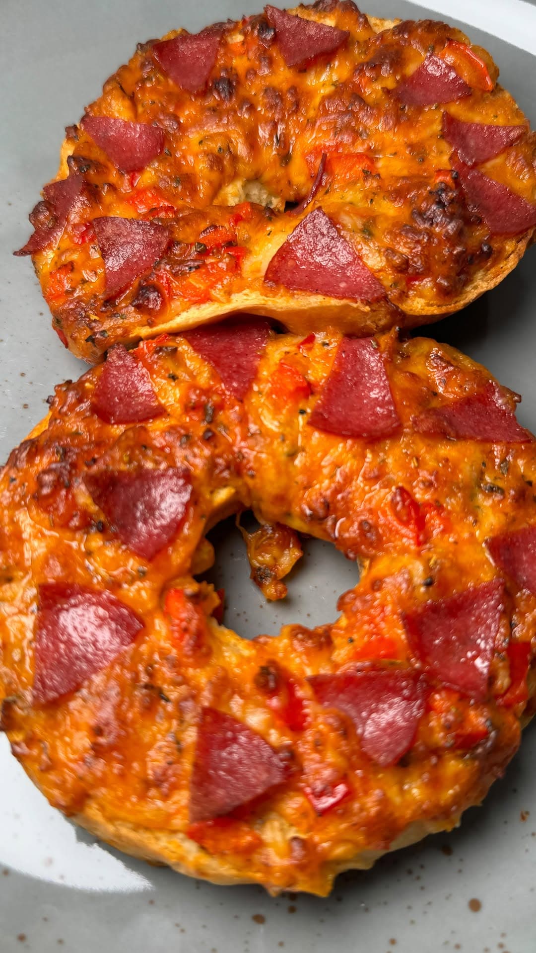 Cheesy Pizza Bagels