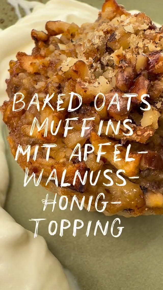 Baked Oats Muffins mit Apfel-Walnuss-Honig-Topping