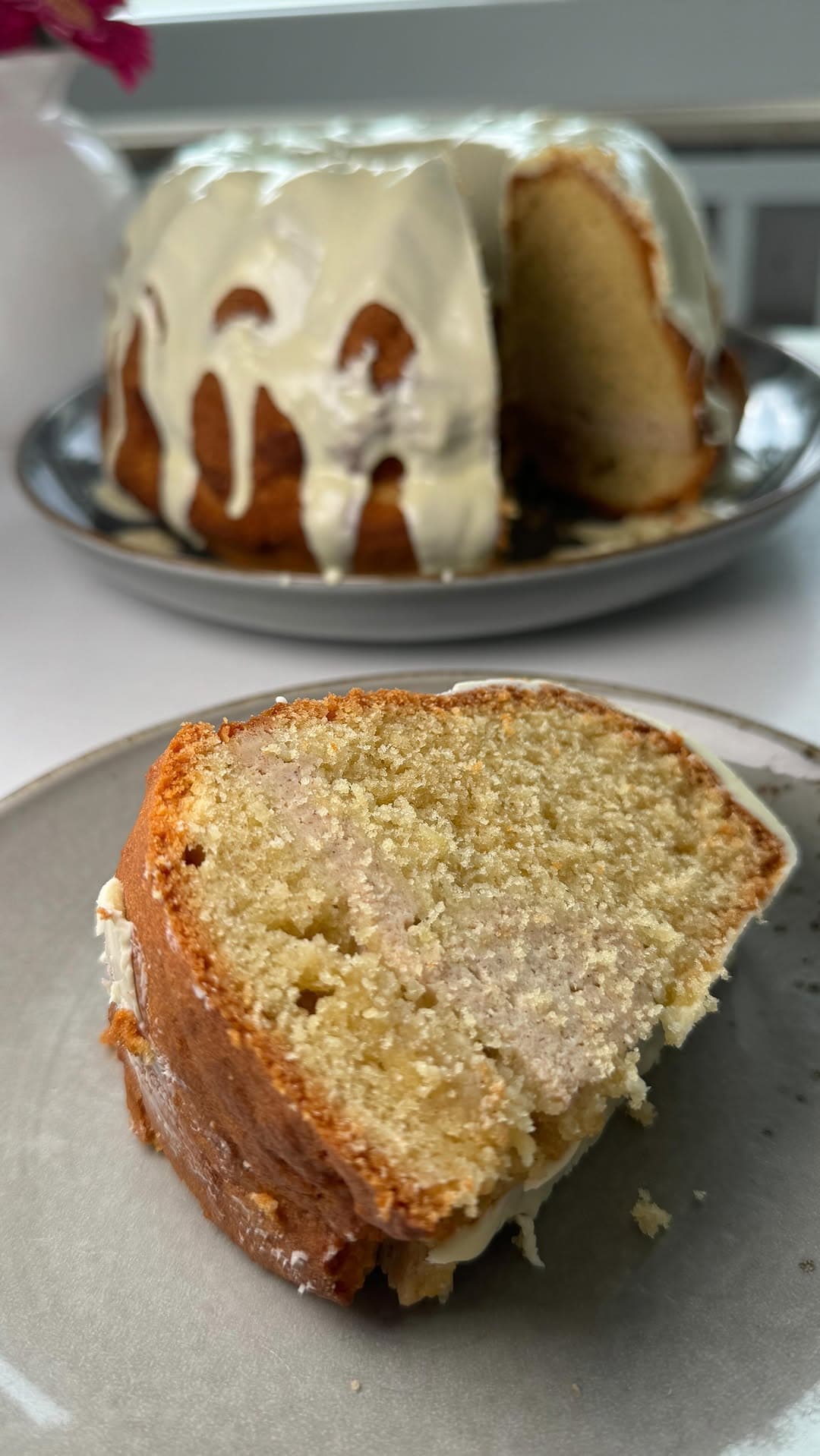 Mandelkuchen mit Zimt-Cheesecake