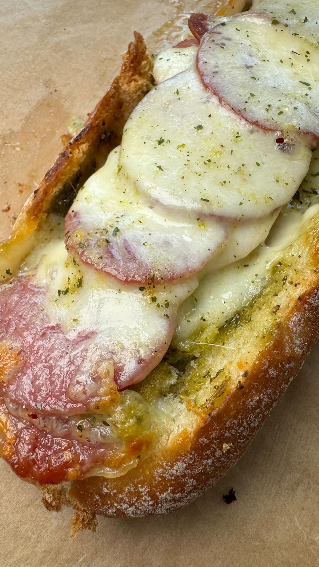 Saftiges Pesto-Baguette