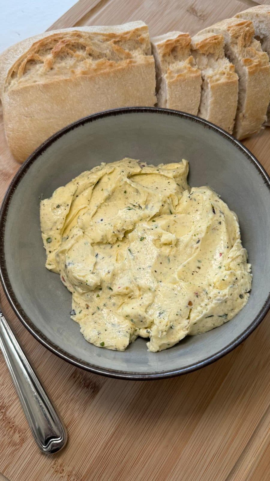 Parmesan-Kräuterbutter