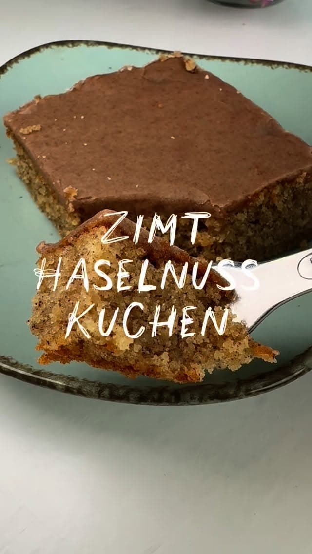 Zimthaselnusskuchen mit Glasur