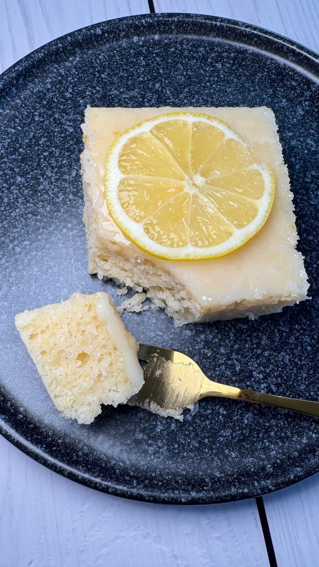 Zitronen-Joghurt-Blechkuchen