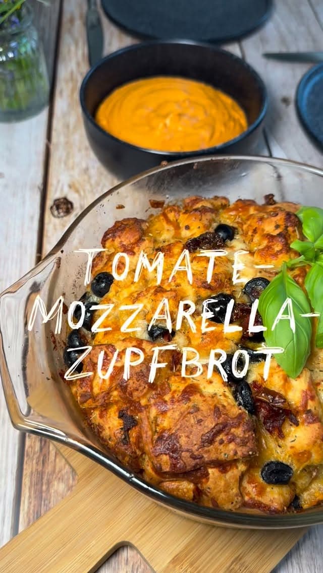 Tomate-Mozzarella-Zupfbrot