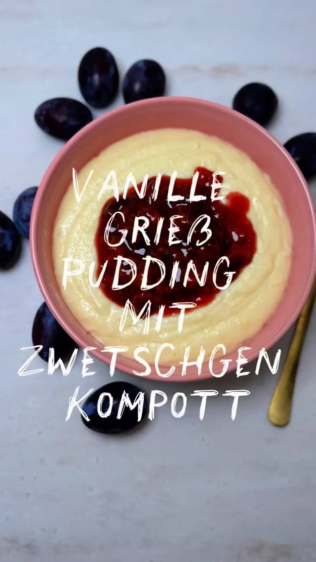 Vanillepudding mit Zwetschgenkompott