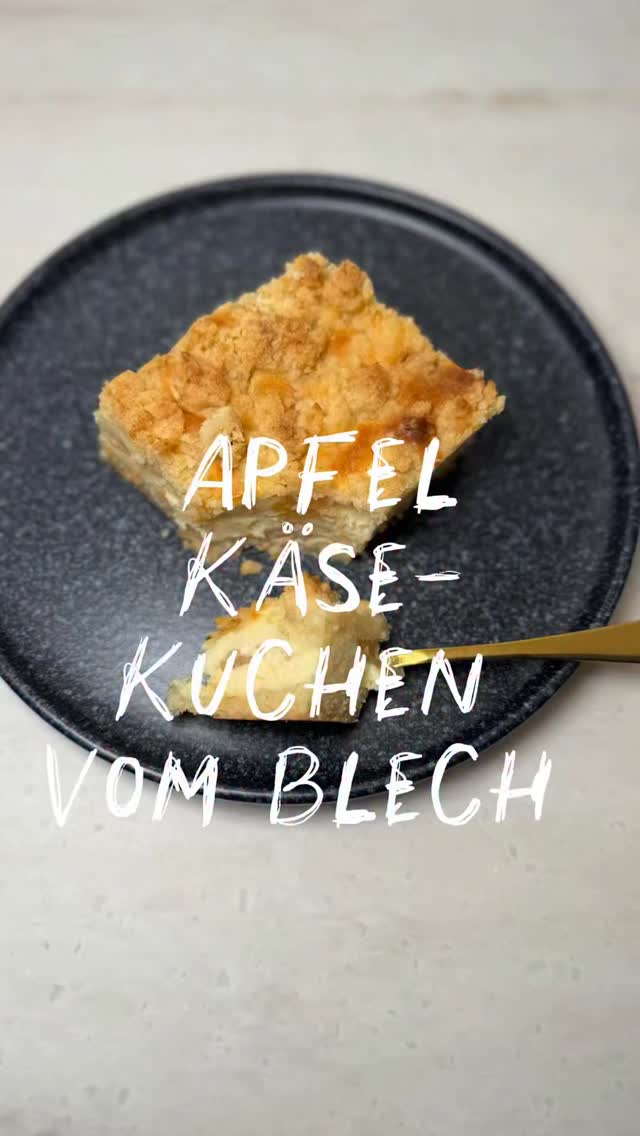 Apfel-Käsekuchen vom Blech mit Streuseln
