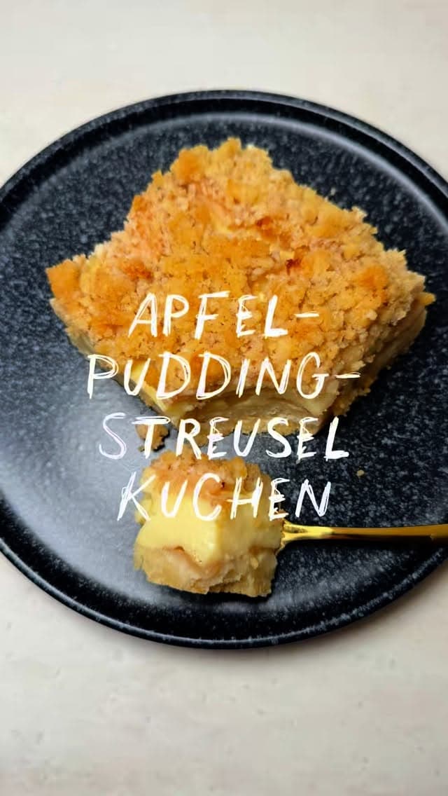 Apfel-Pudding-Streuselkuchen