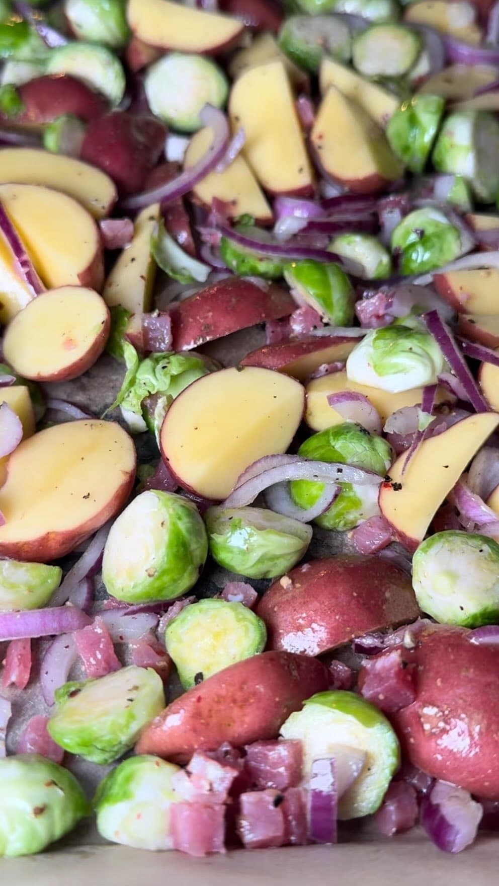 Rosenkohl und Kartoffeln vom Blech